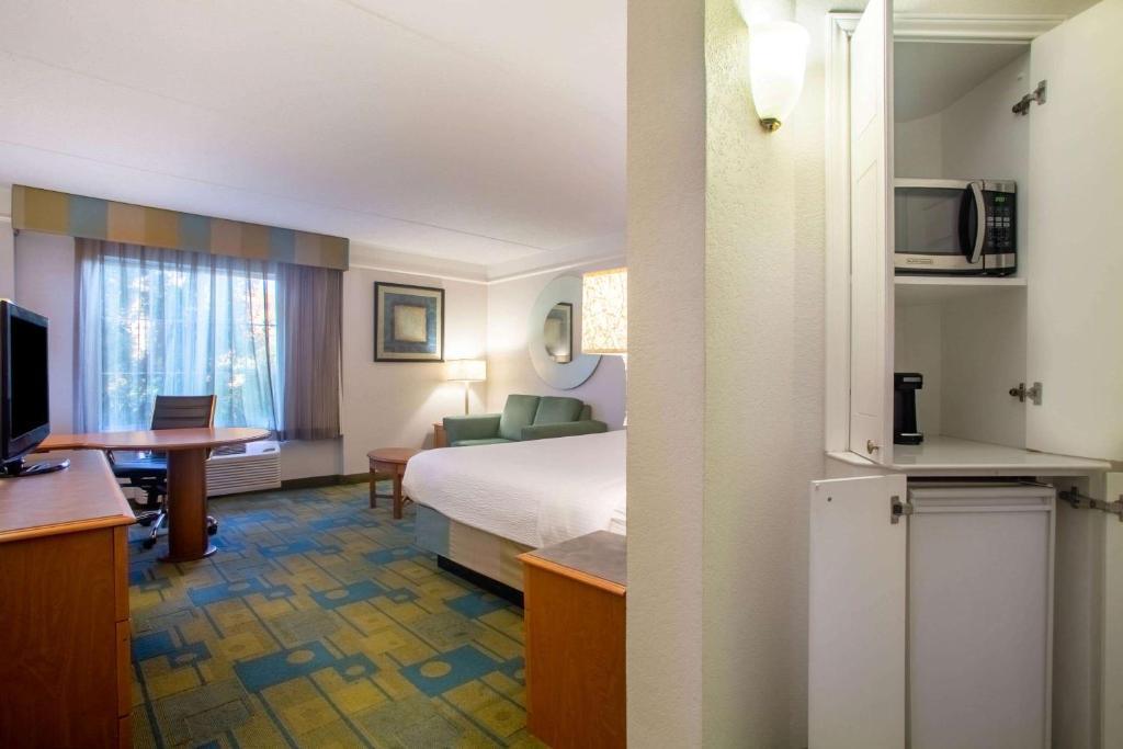 La Quinta by Wyndham Charlotte Airport South photo 2