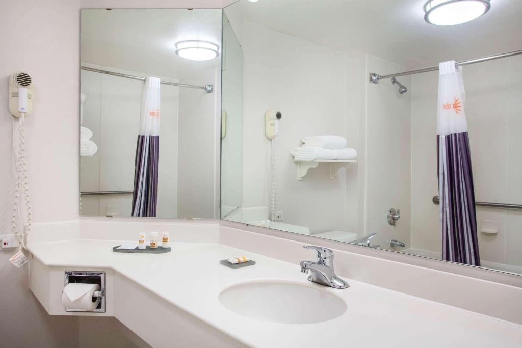 La Quinta by Wyndham Charlotte Airport South photo 3
