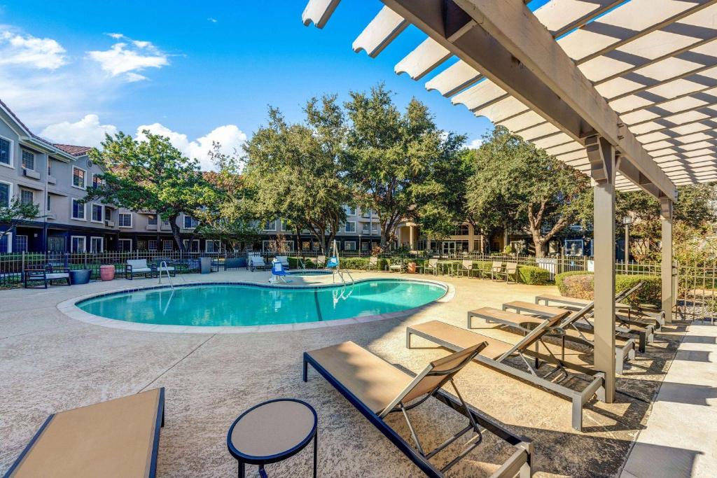 La Quinta by Wyndham Dallas DFW Airport North photo 3