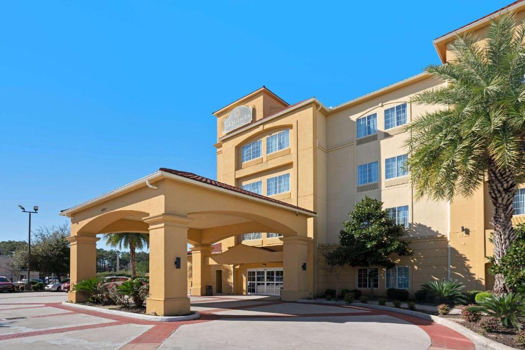 La Quinta by Wyndham Houston IAH Bush Intl Airport E photo 2