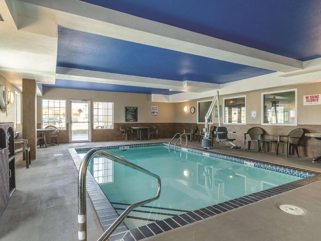 La Quinta by Wyndham Kansas City Airport photo 4