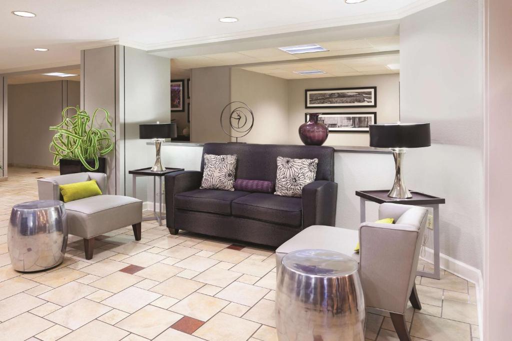 La Quinta by Wyndham Miami Airport East photo 4