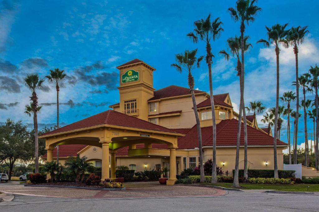 La Quinta by Wyndham Orlando Airport - On Property Food Trucks & Free Airport Shuttle!, photo 1