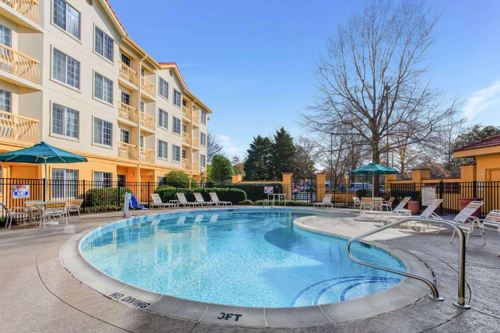La Quinta by Wyndham Raleigh Durham Intl AP photo 2