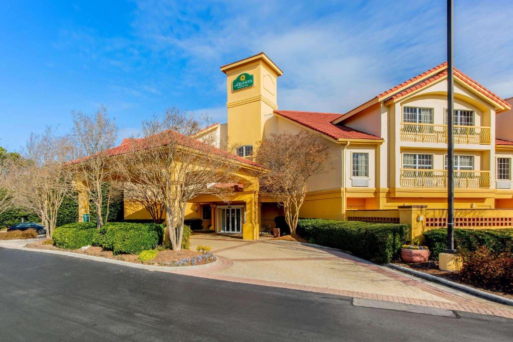 La Quinta by Wyndham Raleigh Durham Intl AP photo 3
