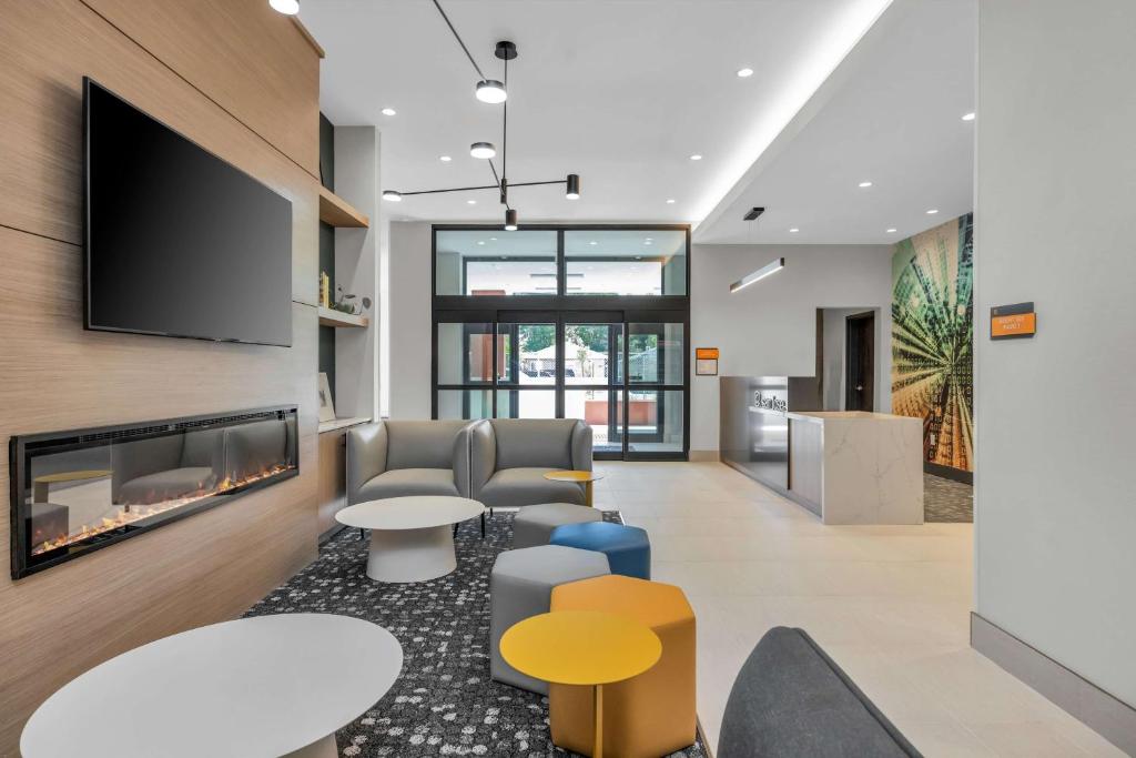 La Quinta Inn & Suites by Wyndham San Jose Airport-Downtown photo 4