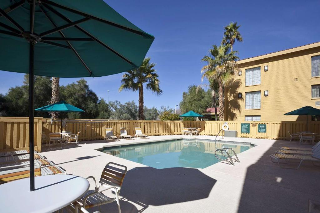 La Quinta Inn by Wyndham Phoenix Sky Harbor Airport, photo 1