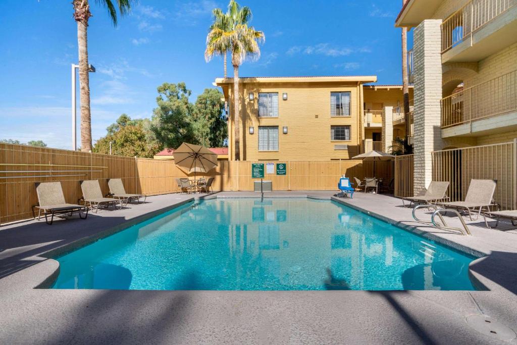 La Quinta Inn by Wyndham Phoenix Sky Harbor Airport photo 4