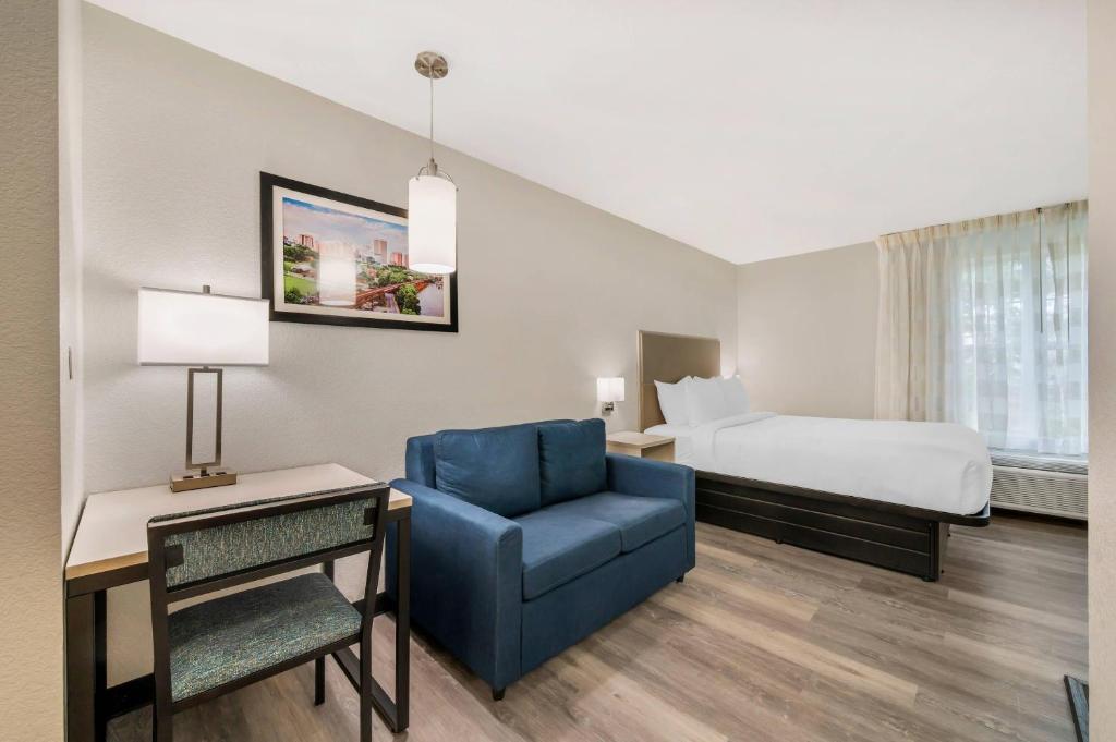 MainStay Suites Sterling near Dulles Town Center photo 2