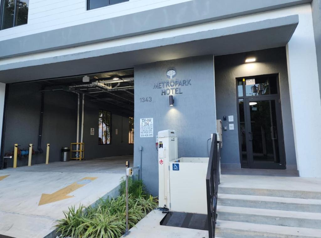 MetroPark Hotel photo 2