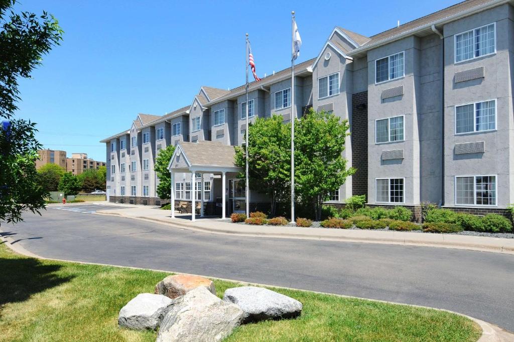Microtel Inn & Suites by Wyndham Bloomington MSP Airport, photo 1