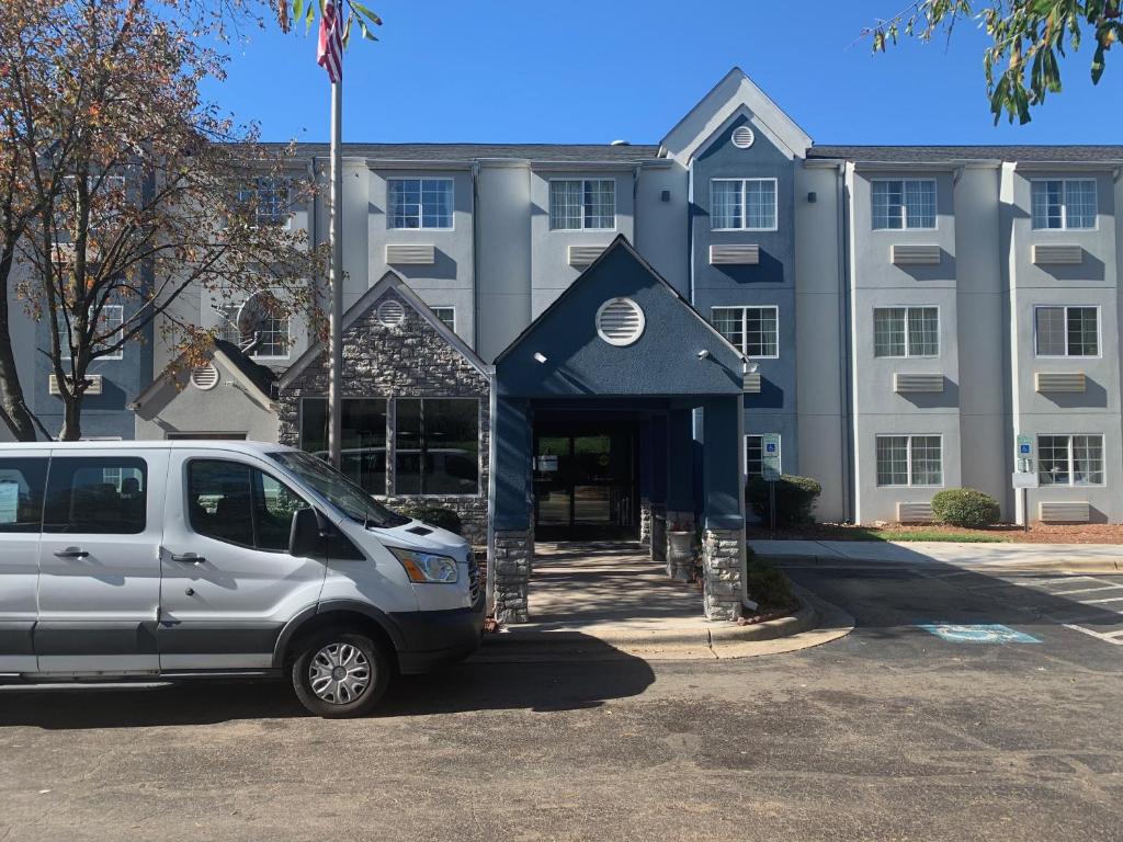 Microtel Inn by Wyndham Charlotte Airport, photo 1