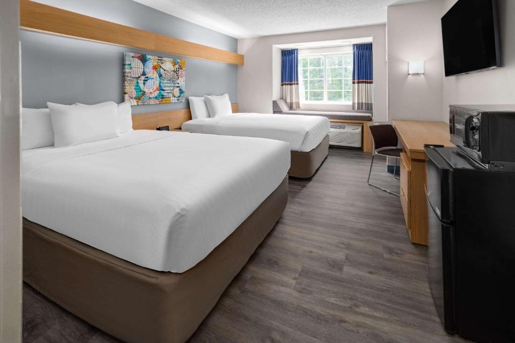 Microtel Inn by Wyndham Raleigh-Durham Airport photo 2