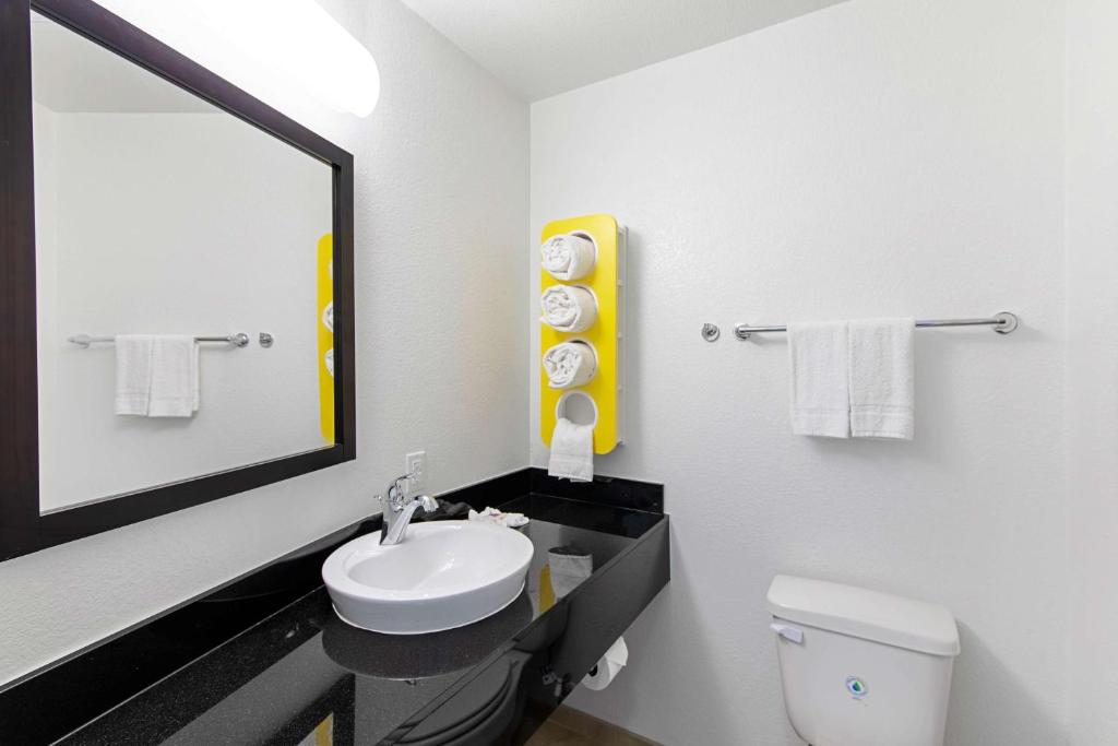 Motel 6 Austin Airport photo 3