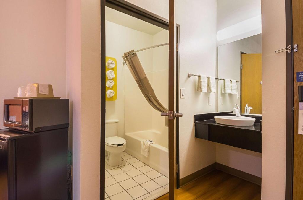 Motel 6 Dallas – Irving DFW Airport South photo 3