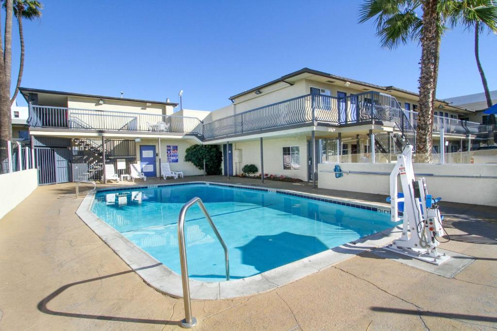 Motel 6 San Diego, CA Airport Harbor, photo 1