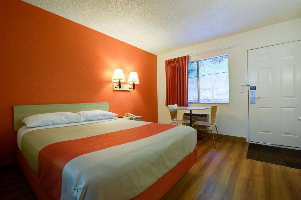 Motel 6-Seattle, WA - Airport photo 2