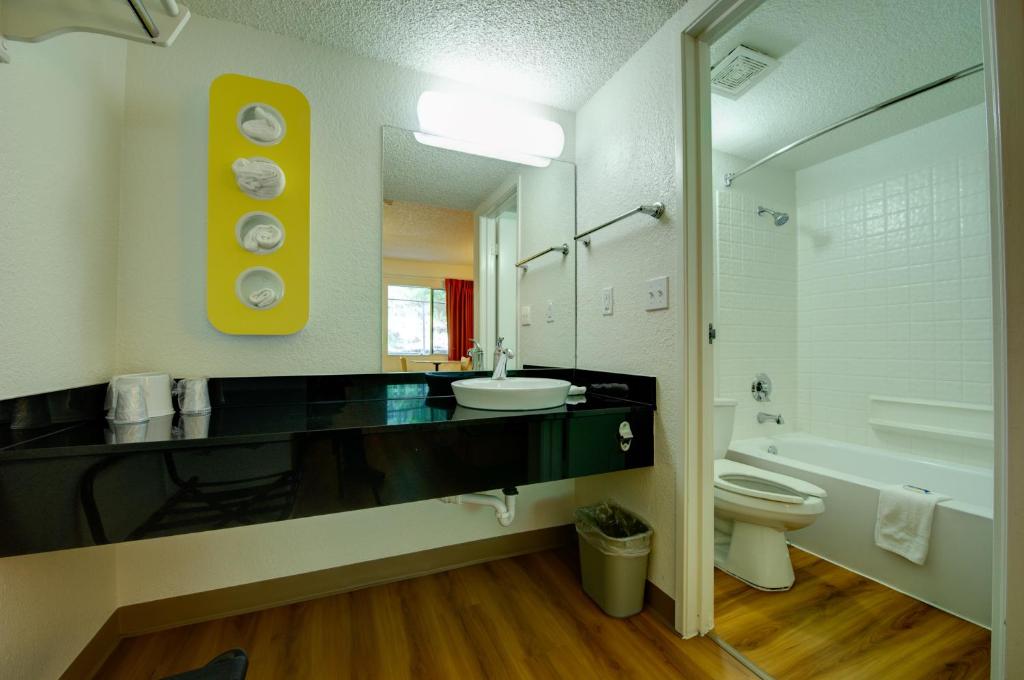 Motel 6-Seattle, WA - Airport photo 3