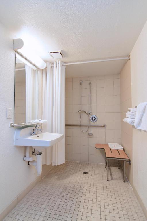 Motel 6-Tempe, AZ - Broadway - ASU photo 3