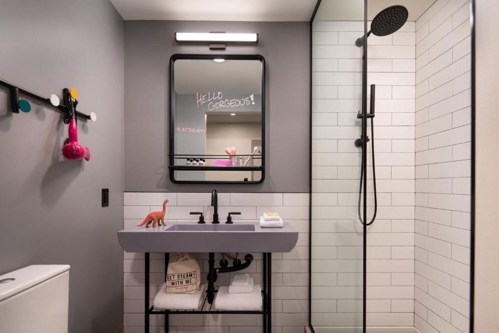 Moxy Portland Downtown photo 3