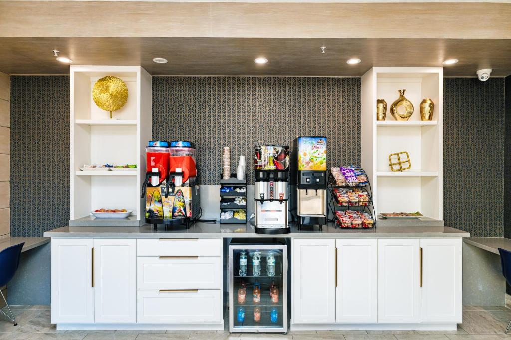 Palace Inn IAH Houston Bush Intercontinental Airport photo 4