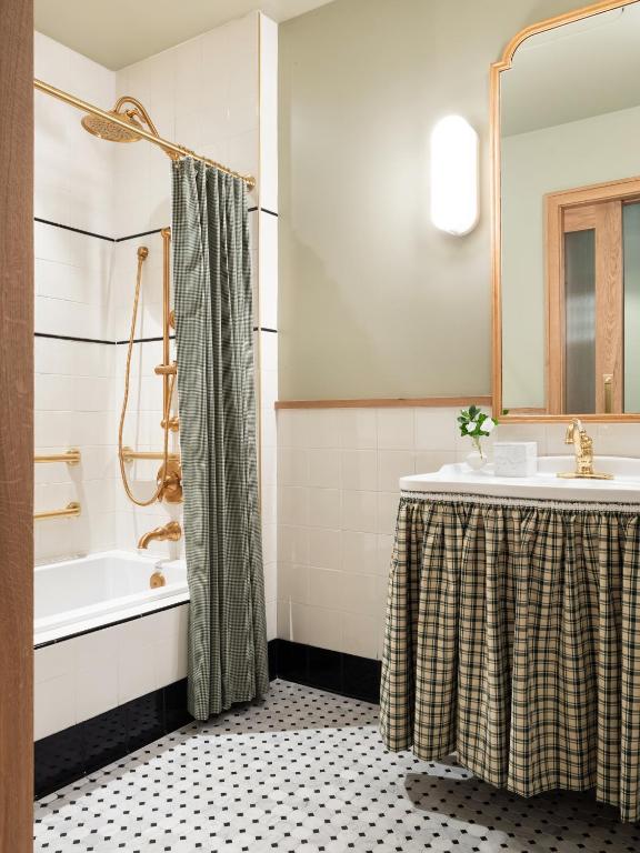 Palihouse Hyde Park Village photo 3