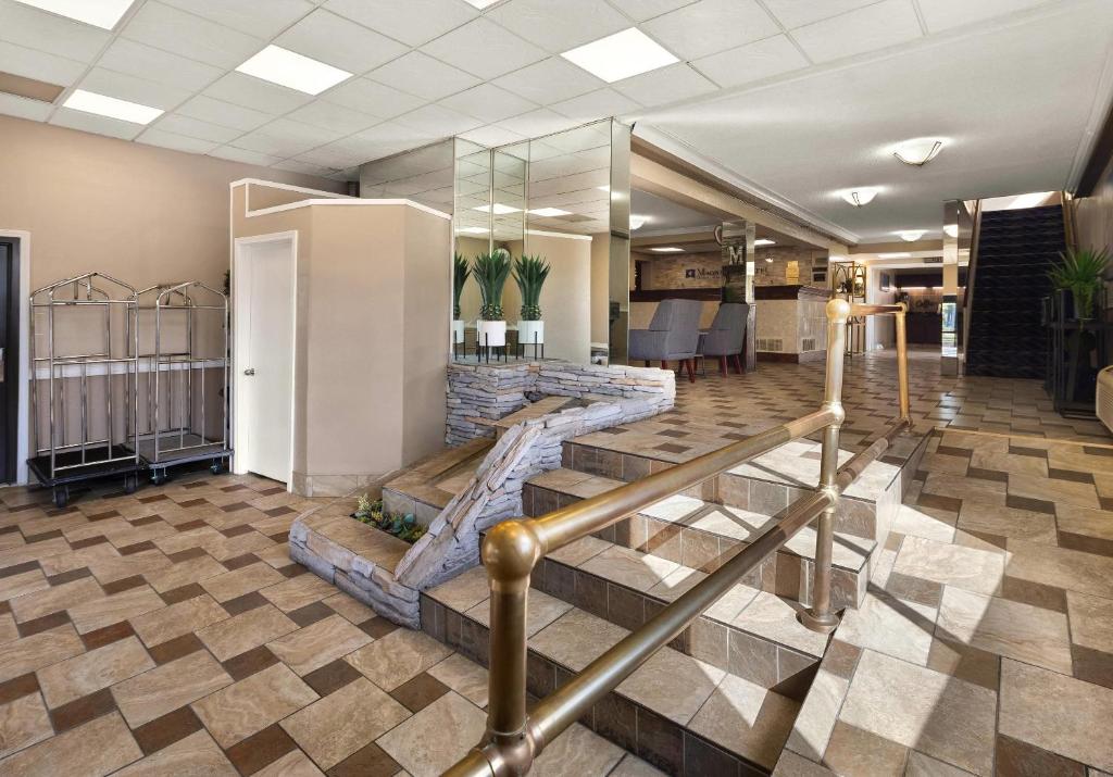 Park Inn by Radisson, Detroit Metro Airport photo 2