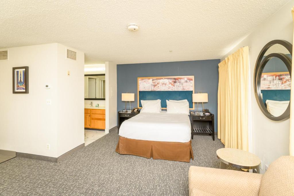 Philadelphia Suites at Airport - An Extended Stay Hotel photo 2