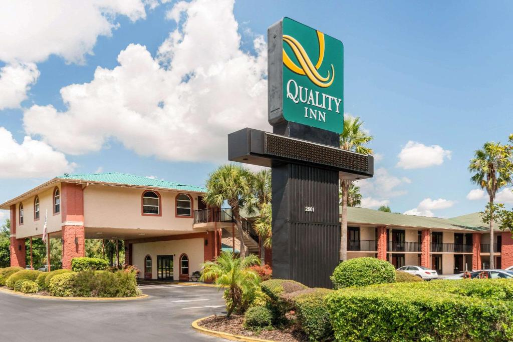 Quality Inn & Suites Orlando Airport, photo 1