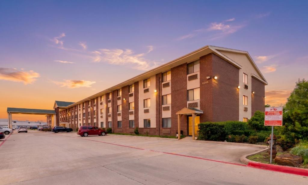 Quality Inn DFW Airport North, photo 1