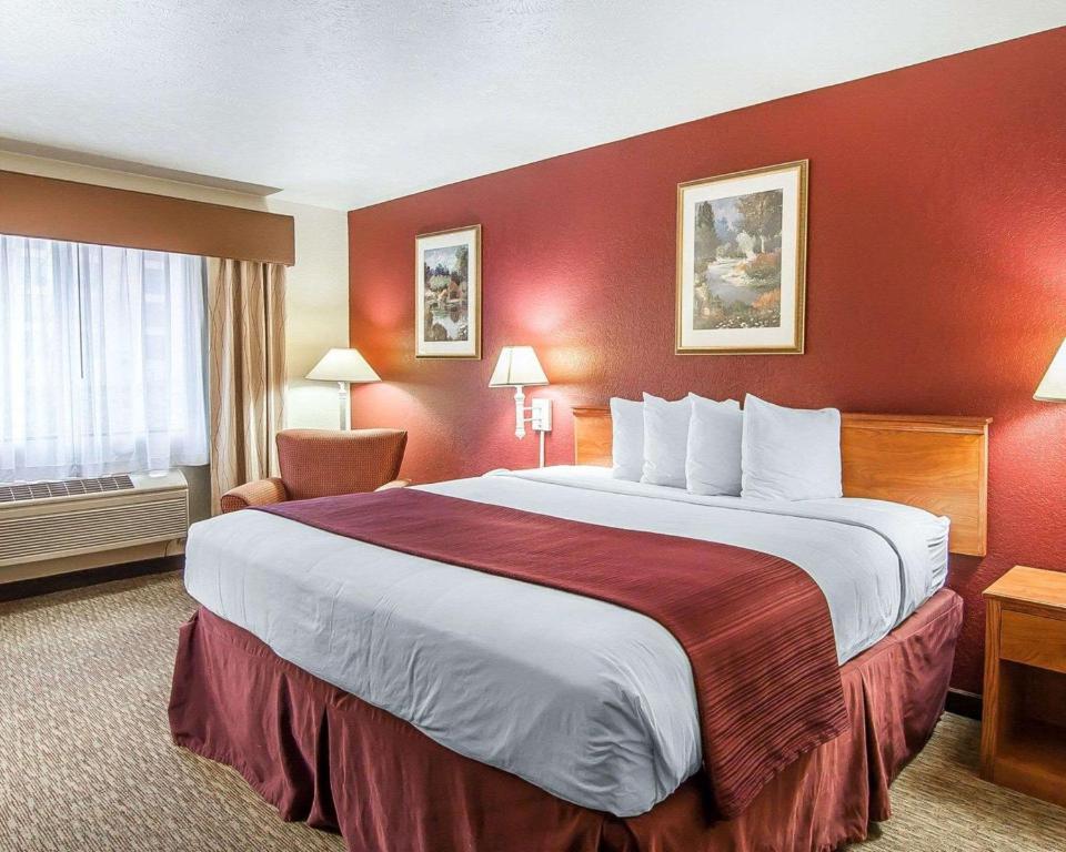 Quality Inn Downtown Convention Center photo 2