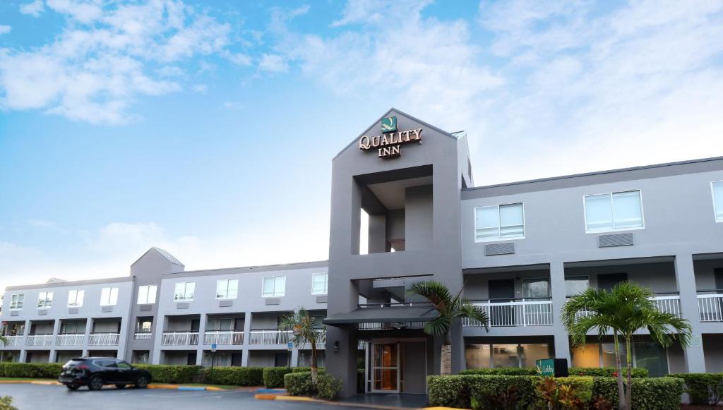 Quality Inn Miami Airport - Doral, photo 1