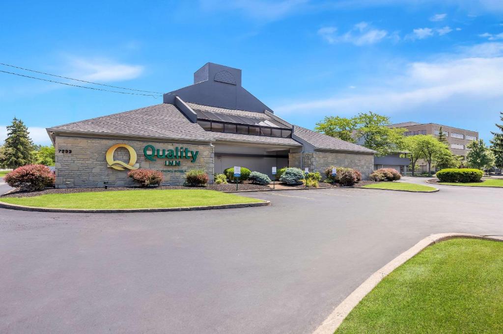 Quality Inn Middleburg Heights near Cleveland Airport, photo 1