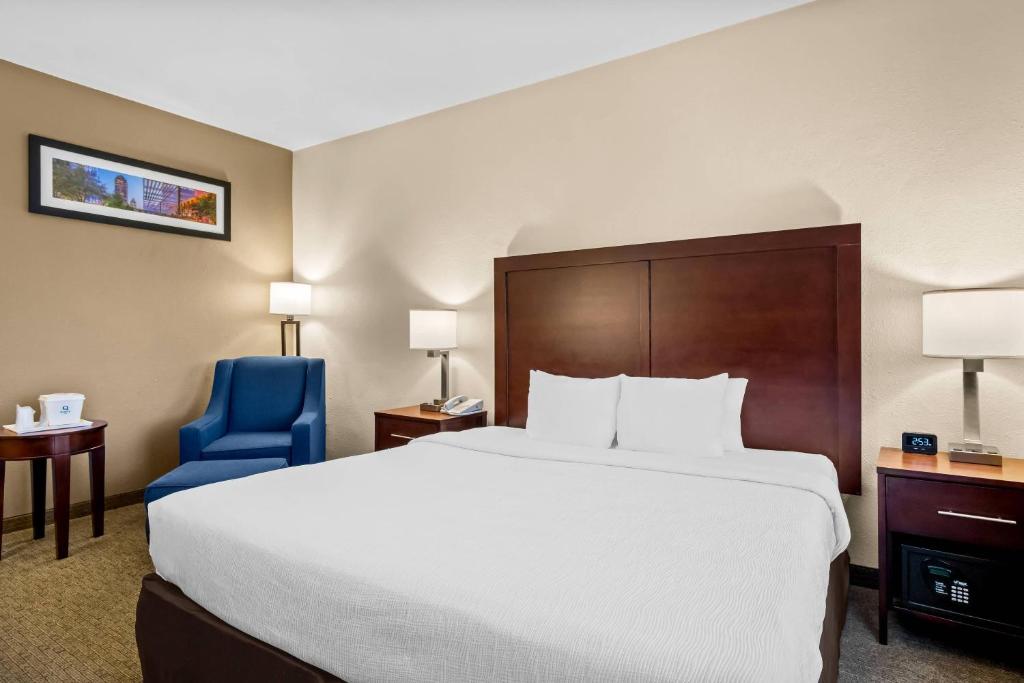 Quality Suites Irving-Las Colinas, photo 1