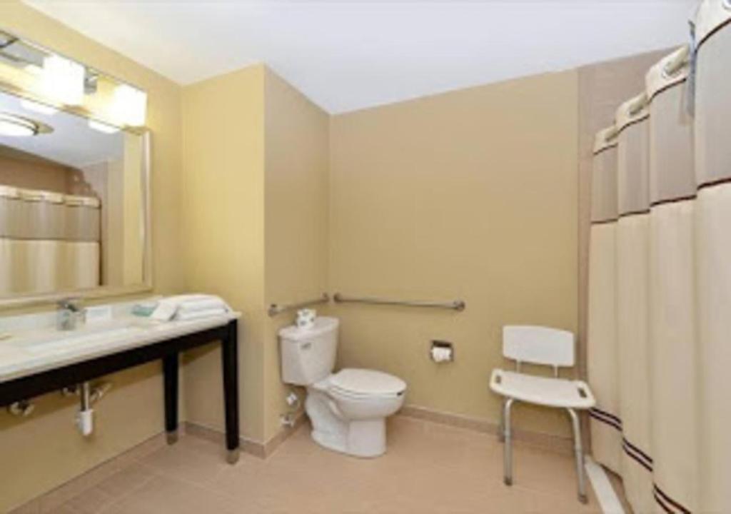 Quality Suites Nashville Airport photo 3