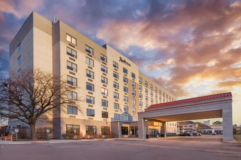 Radisson Hotel Detroit Metro Airport, photo 1