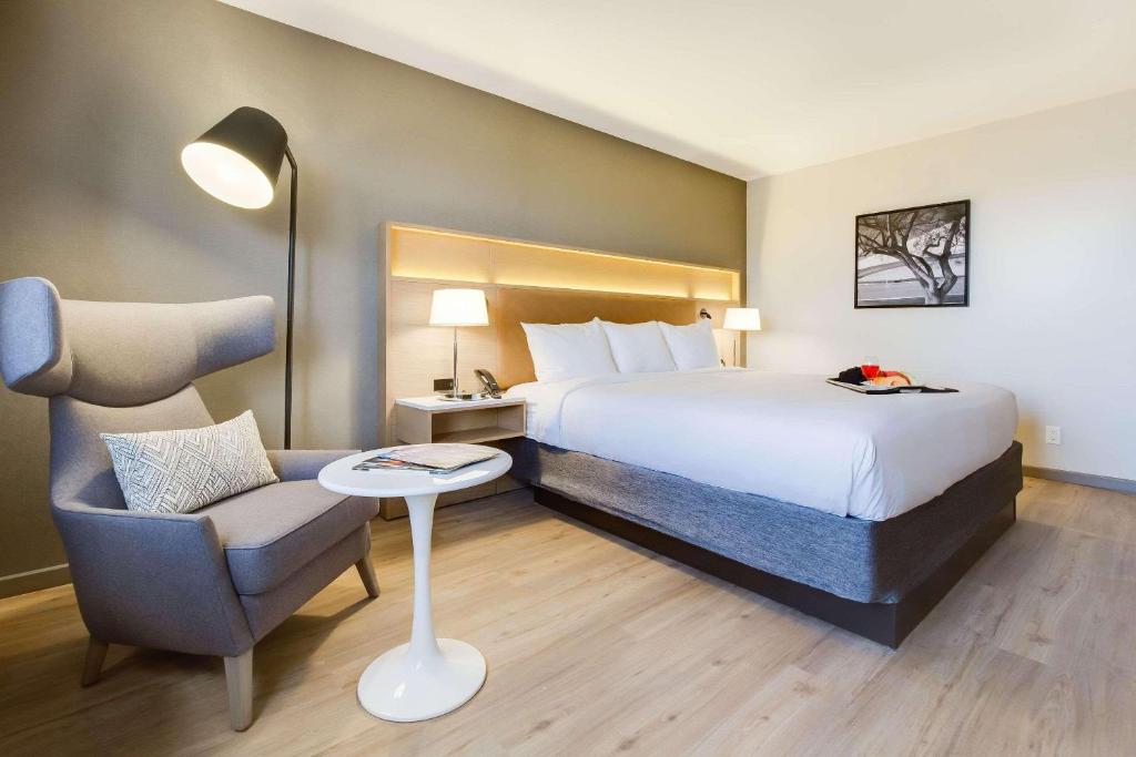 Radisson Hotel Nashville Airport photo 2
