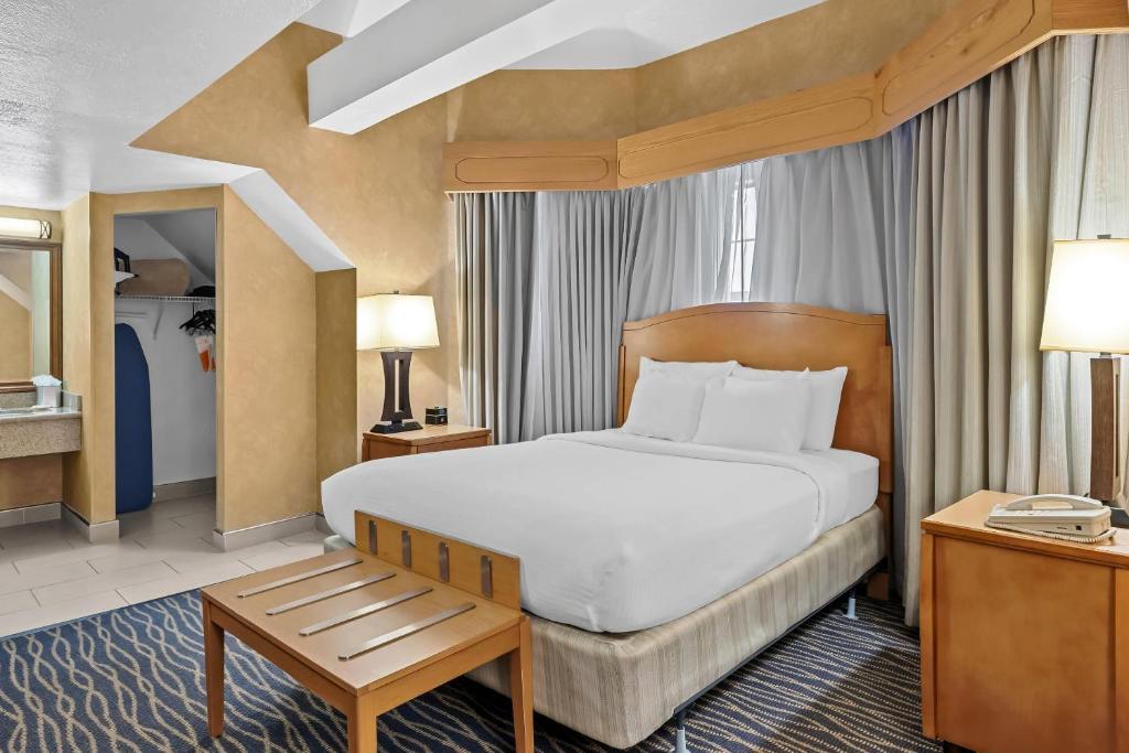 Radisson Hotel Salt Lake City Airport photo 2