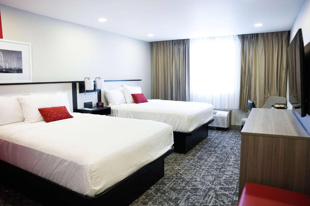 Ramada by Wyndham DFW Airport, photo 1