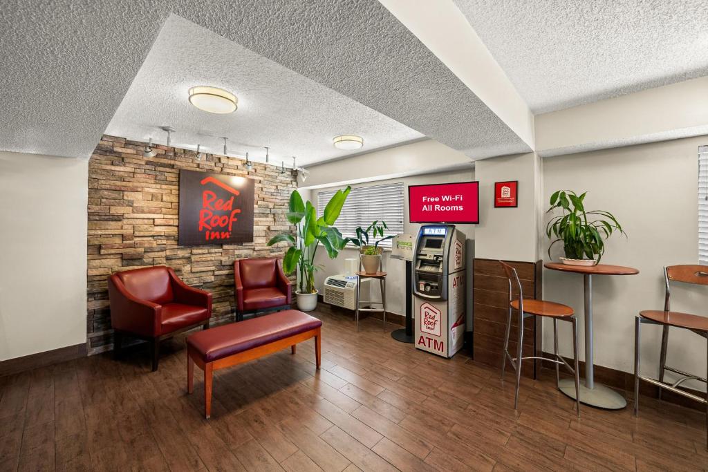 Red Roof Inn Dallas - DFW Airport North photo 3