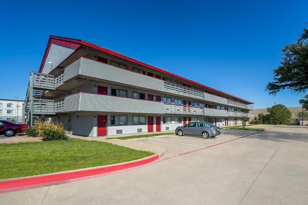 Red Roof Inn Dallas - DFW Airport North photo 4