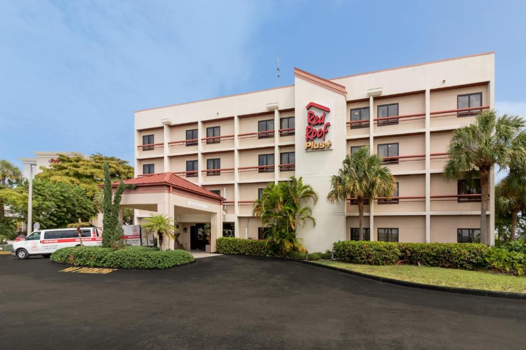 Red Roof Inn PLUS Miami Airport, photo 1