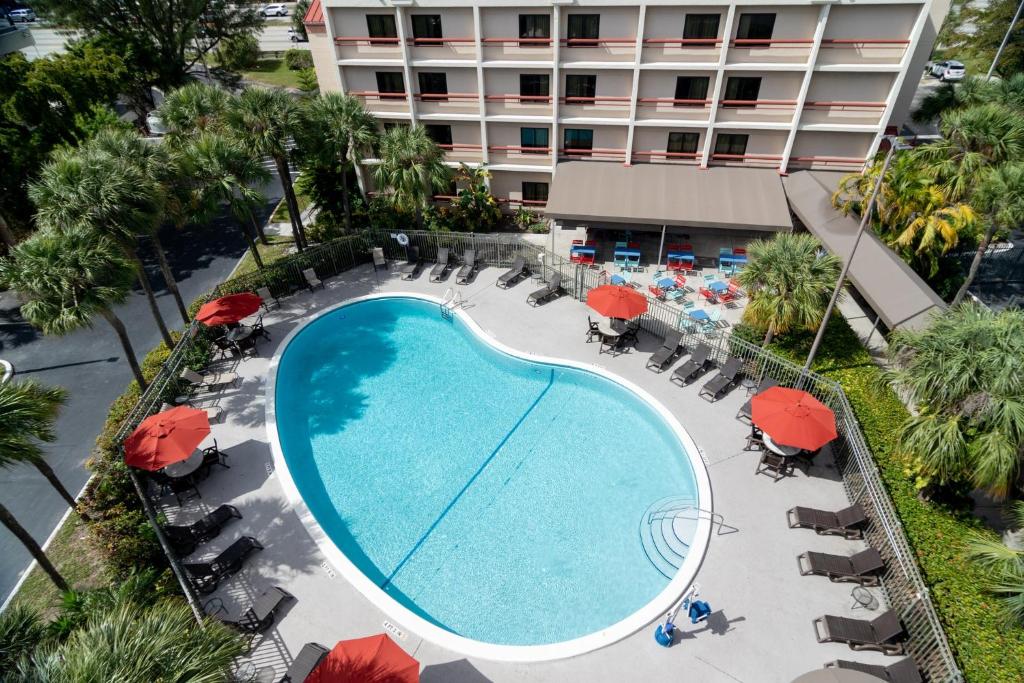 Red Roof Inn PLUS Miami Airport photo 4