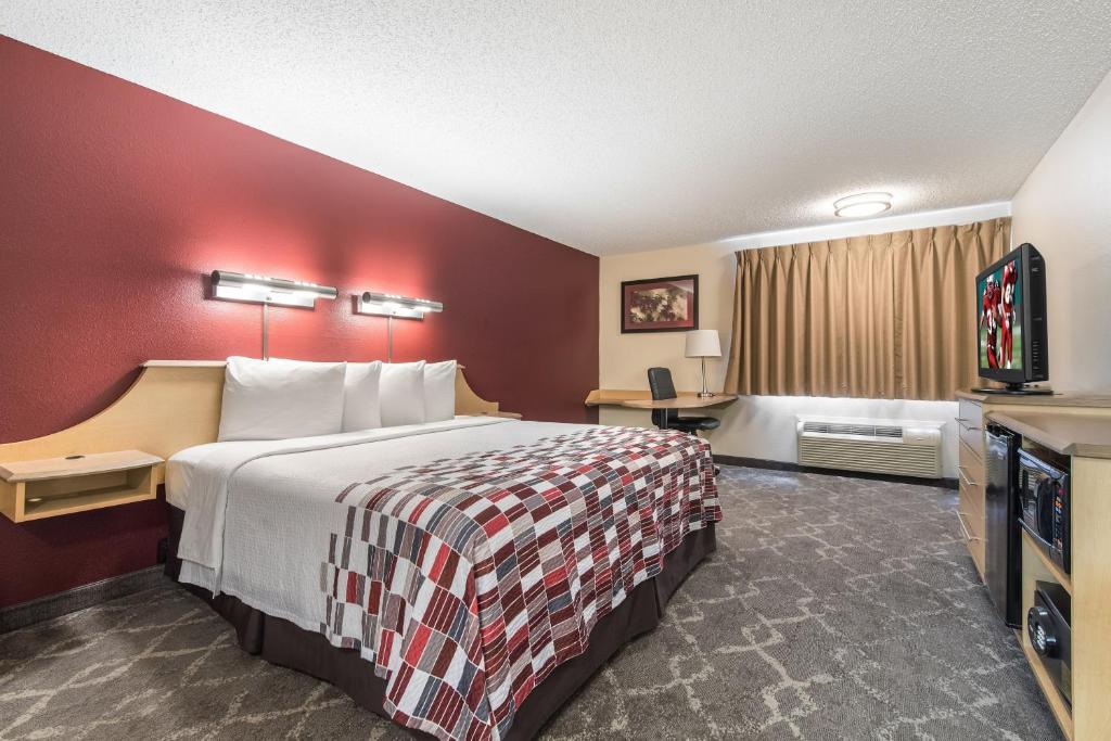 Red Roof Inn Seattle Airport - SEATAC photo 2