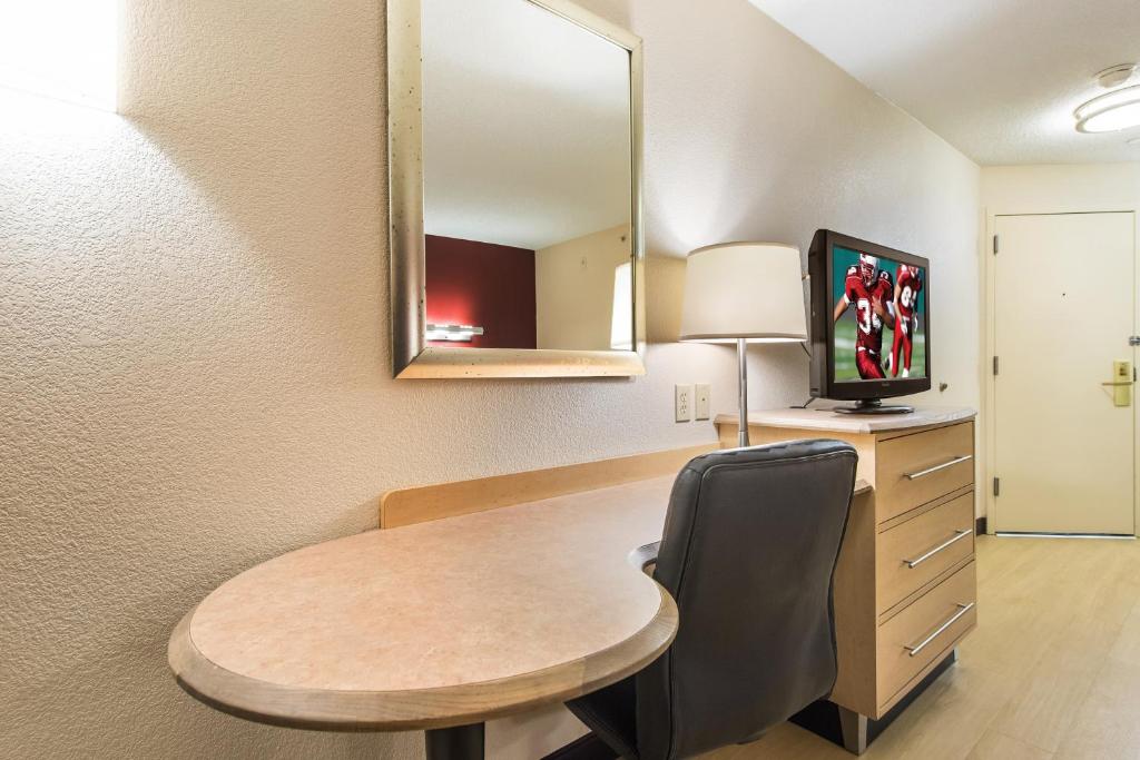 Red Roof Inn Seattle Airport - SEATAC photo 4