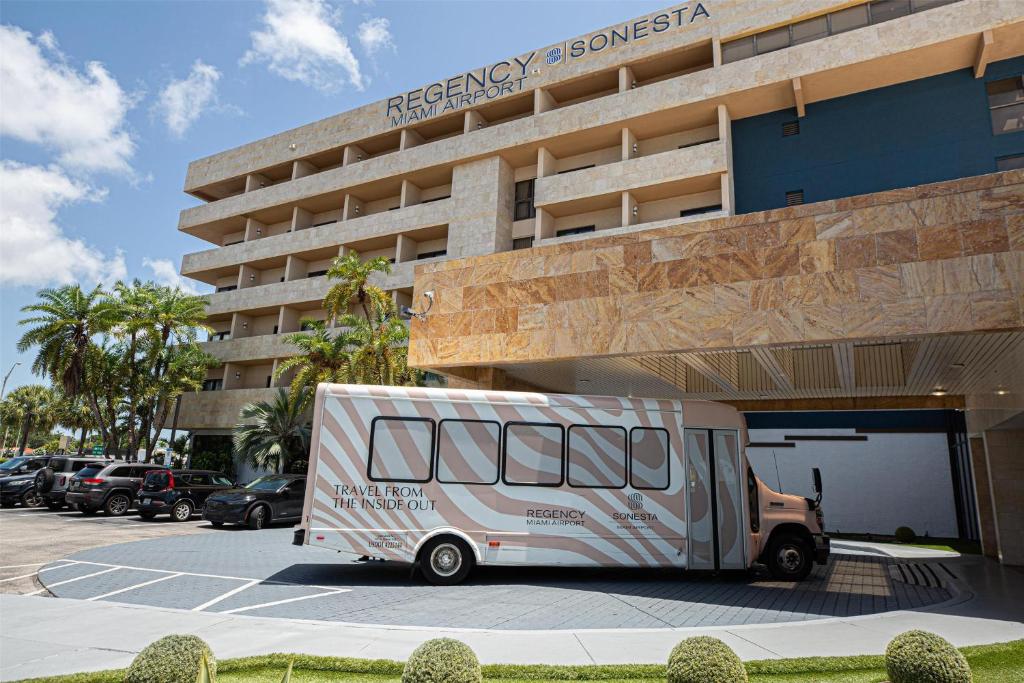 Regency Miami Airport by Sonesta, photo 1