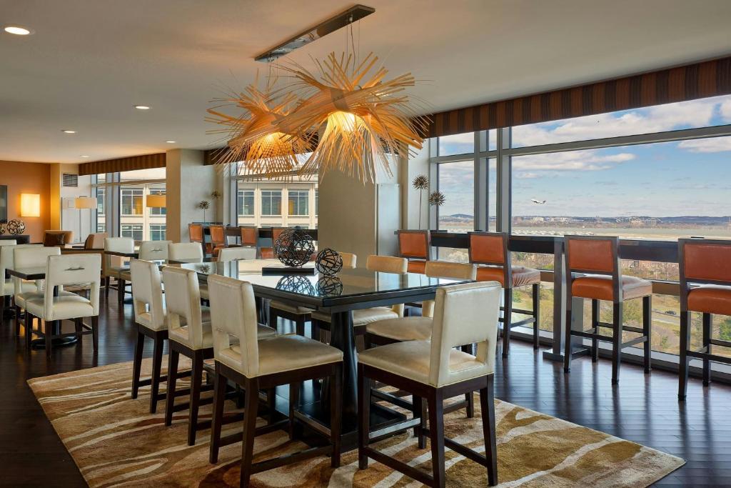 Renaissance Arlington Capital View Hotel photo 4