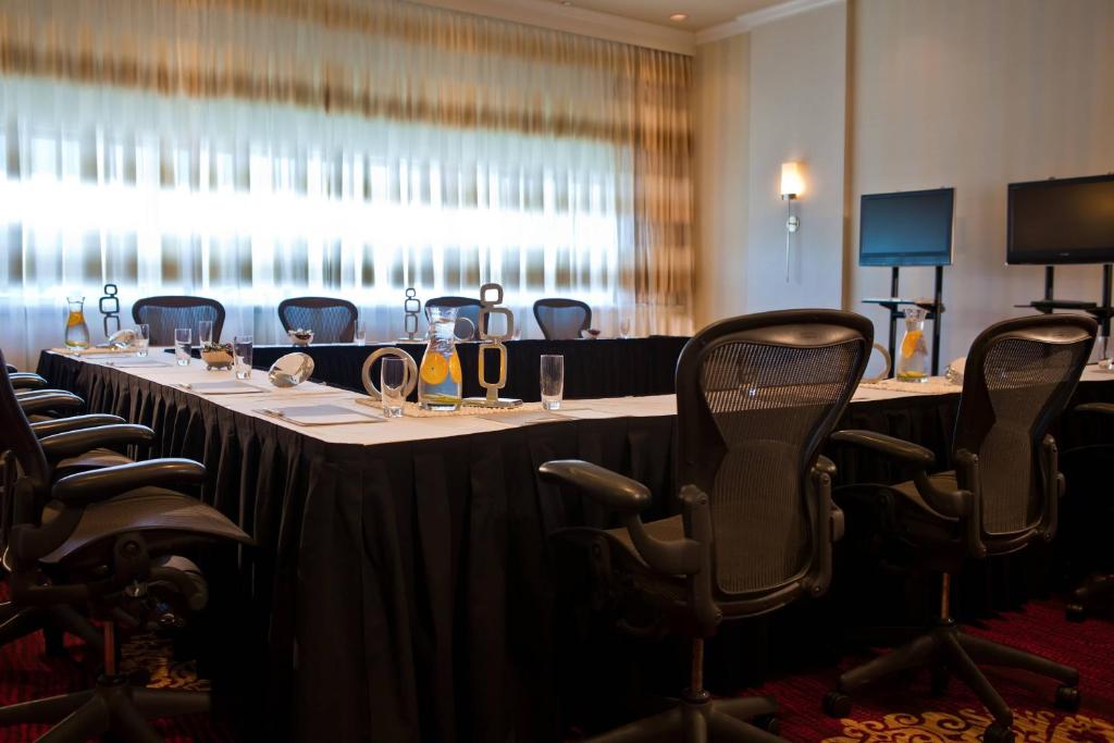 Renaissance Newark Airport Hotel photo 4