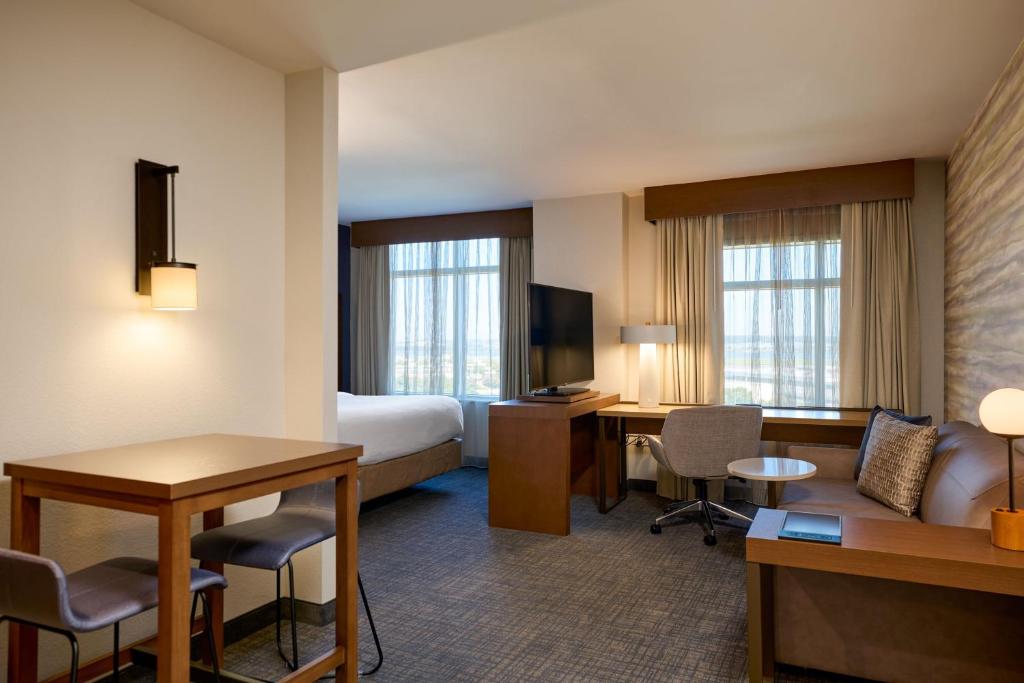 Residence Inn Arlington Capital View photo 2