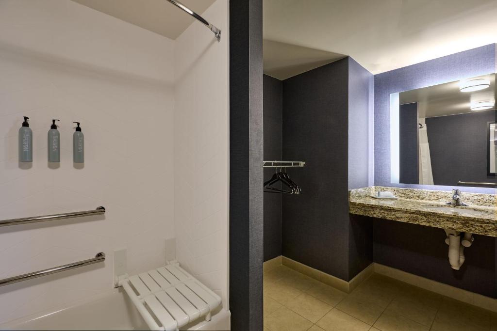 Residence Inn Arlington Capital View photo 3